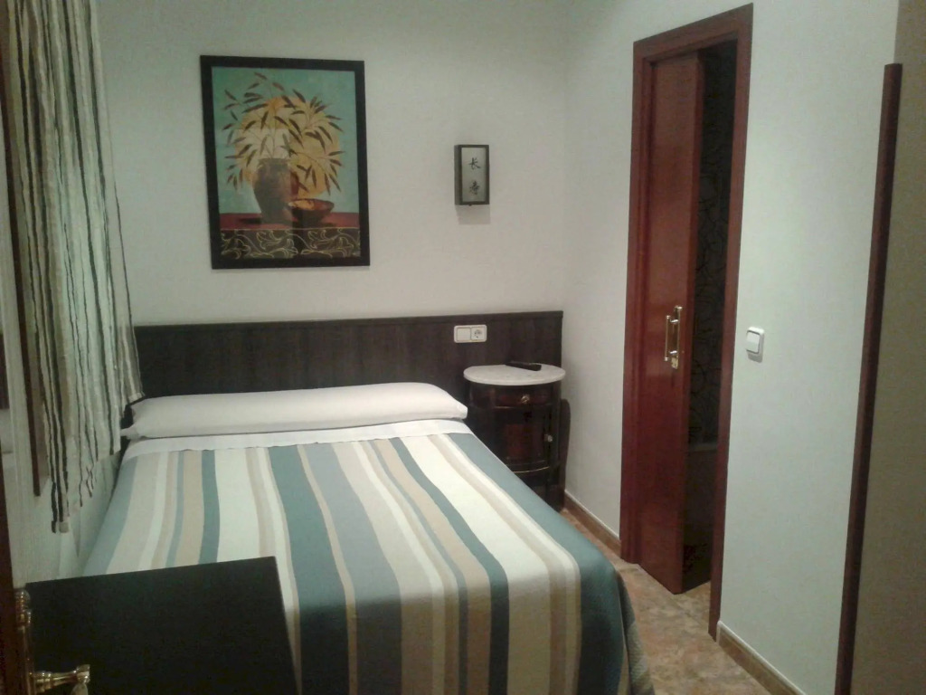 Hostal Bruña Paseo del Prado