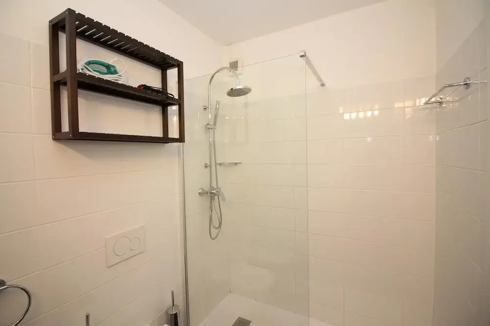 Santi Apartment Few Min From Lake