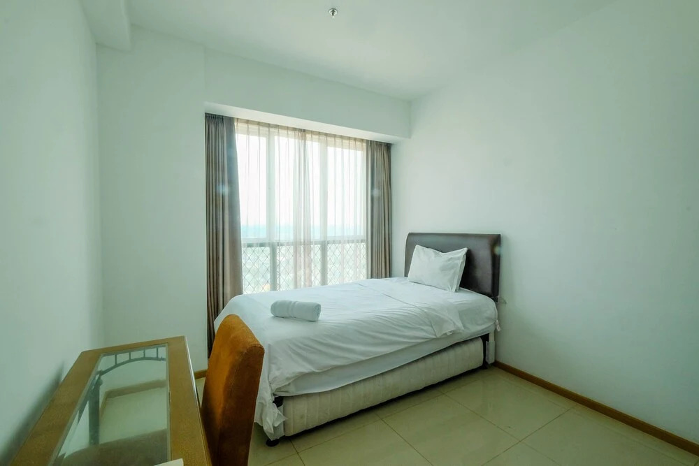Big and Cozy Gandaria Heights 3BR Apartment with Direct Access to Mall