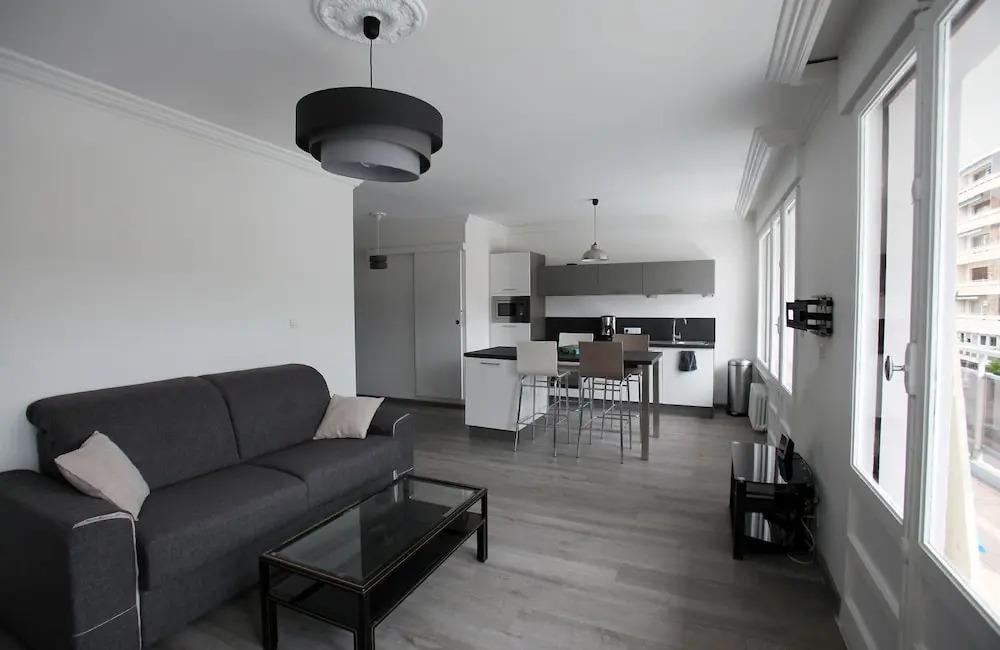 Annecy downtown, big one bedroom apartment