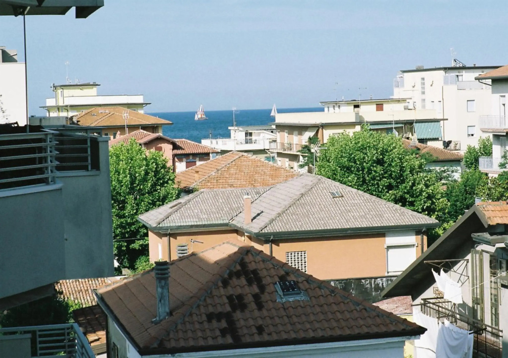 DOMUS MARIS Viserba 100 mt dalle Spiagge e dal Centro Fiera a 2 minuti