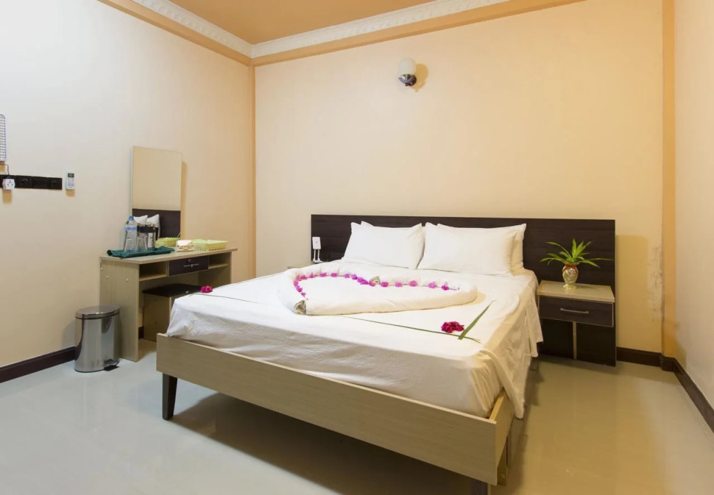 Magoodhoo Inn