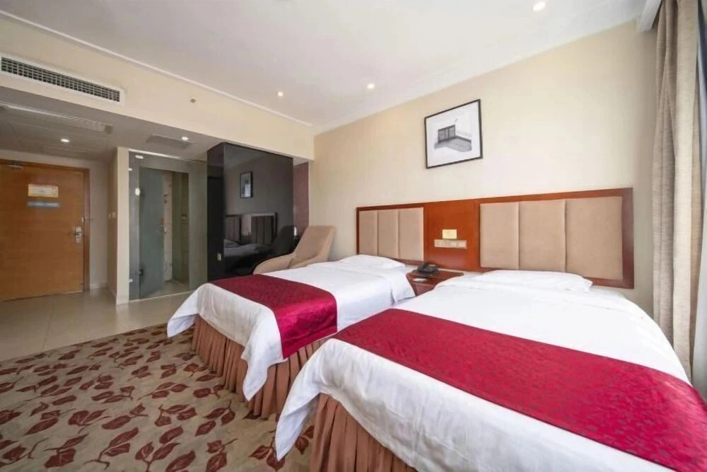 Yiyang City 100 Hotel
