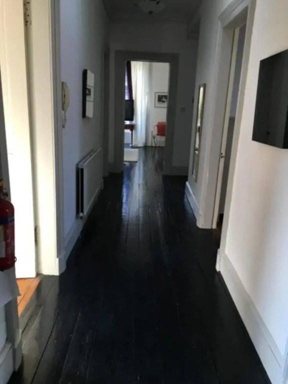 Spacious 4 Bedrooms Apartment in City Centre