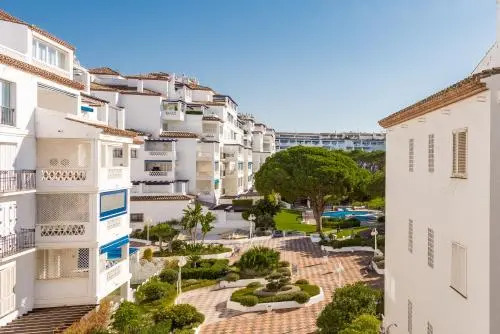 Beachside Luxury Apartment in Puerto Banus - Club Playas del Duque