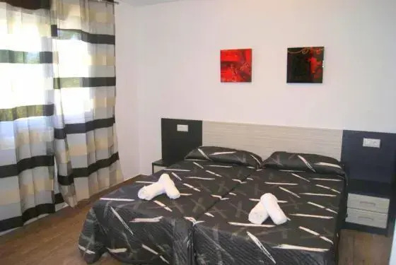 Villa with pool, mountain views, in Javea