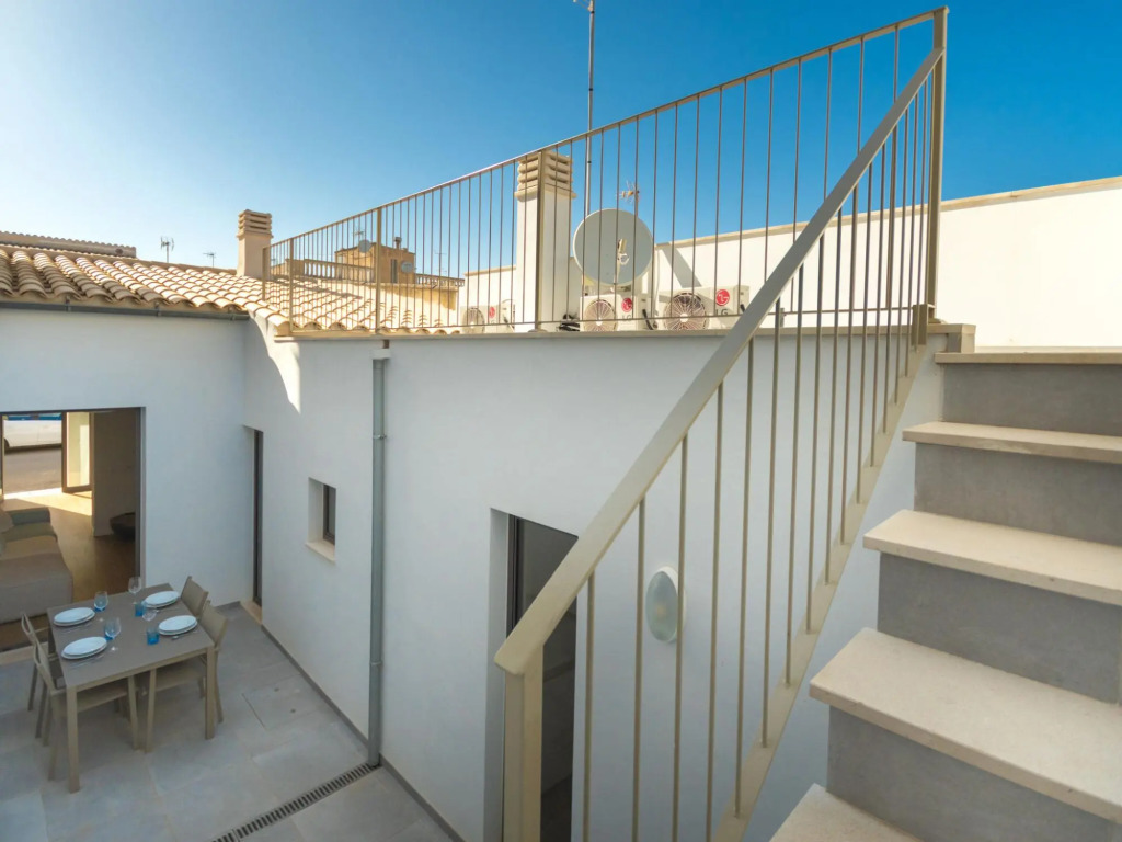 Mediterranean style townhouse 200 meters from the sea