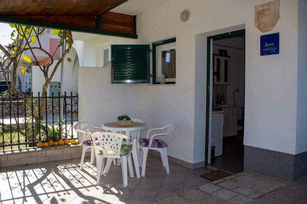 Honeymoon Apartment