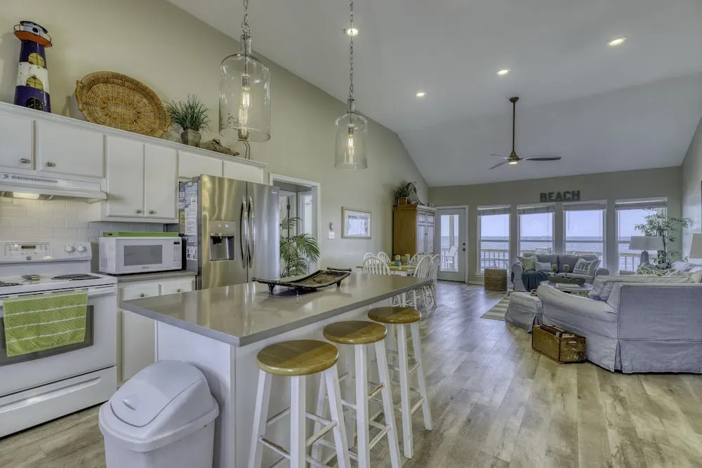 Beach Music - Gorgeous And Gulf Front! Large Deck Allows You To Stargaze With The Waves Crashing Beneath You. 4 Bedroom Home by RedAwning