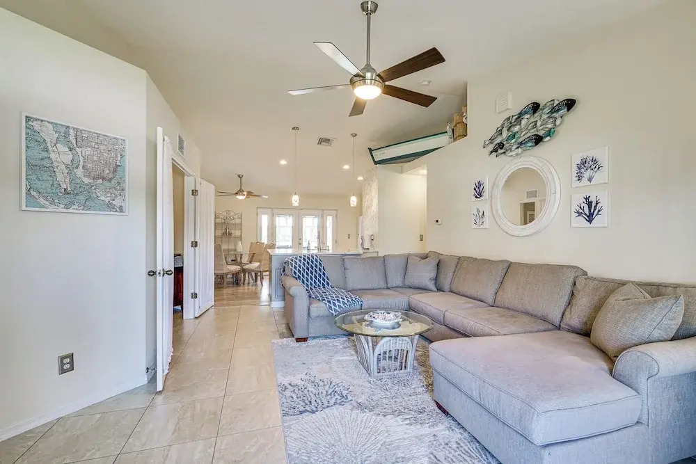 Cape Coral Home w/ Screened Porch: 4 Mi to Beach!