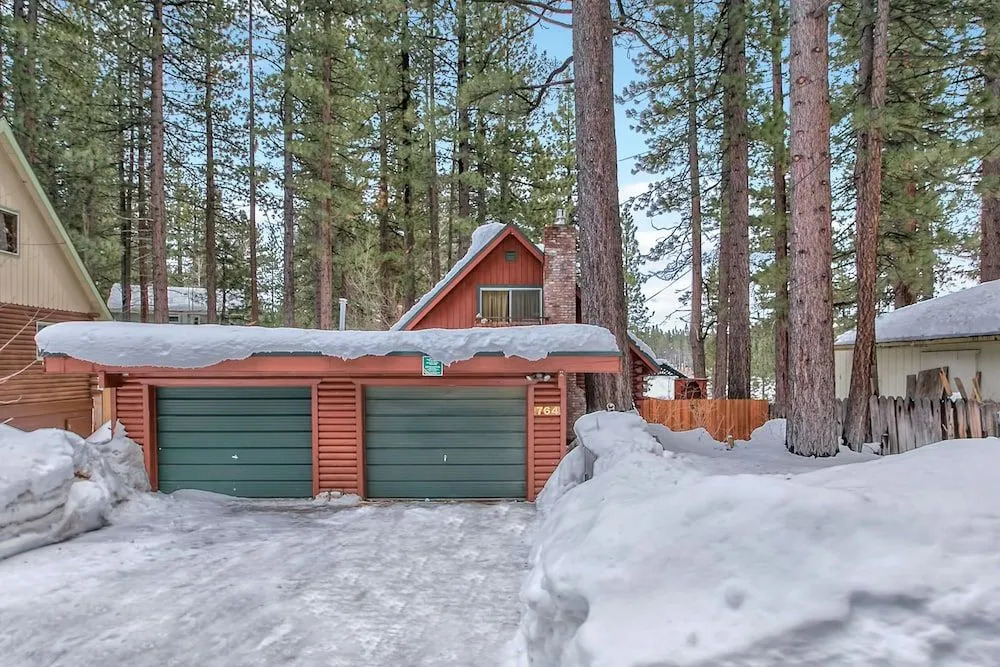 Meadow View 764S - 2 Br cabin by RedAwning