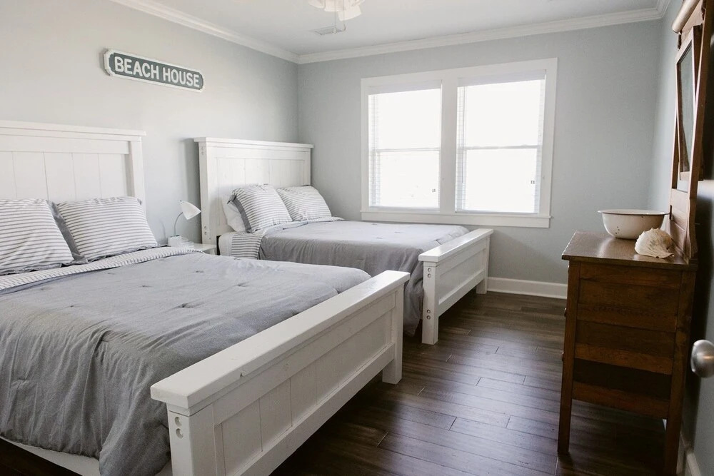 Holden Pattern 4 Bedroom Home by RedAwning