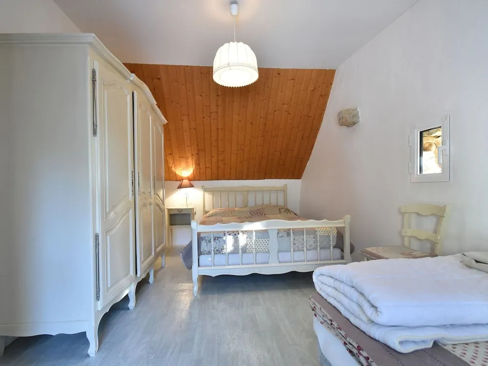 Modern Holiday Home in Florimont-Gaumier with Private Pool
