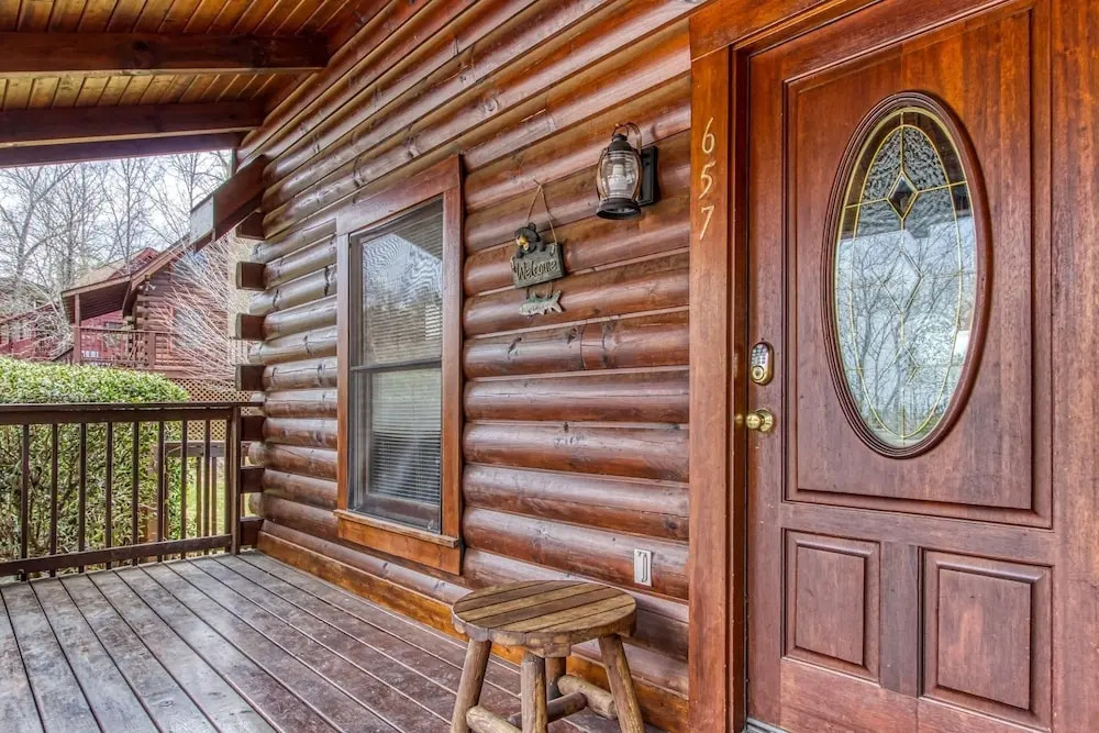 ER6 - On Eagles Wings - Great location, Close to all the action! cabin