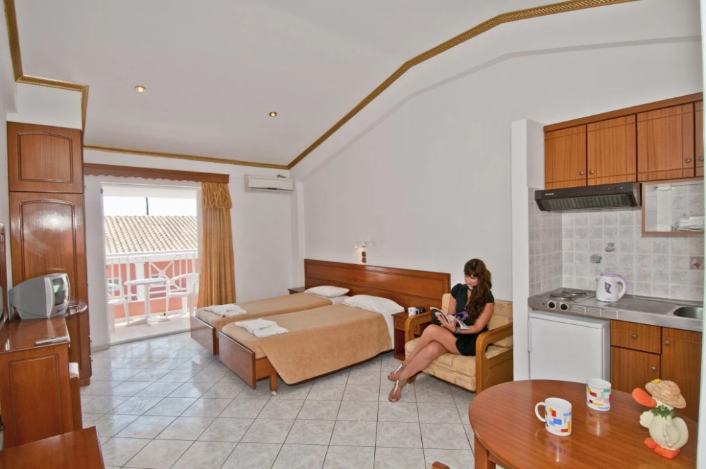 Angelina Hotel & Apartments