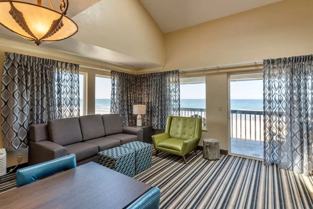 Best Western Plus Lincoln Sands Oceanfront Suites
