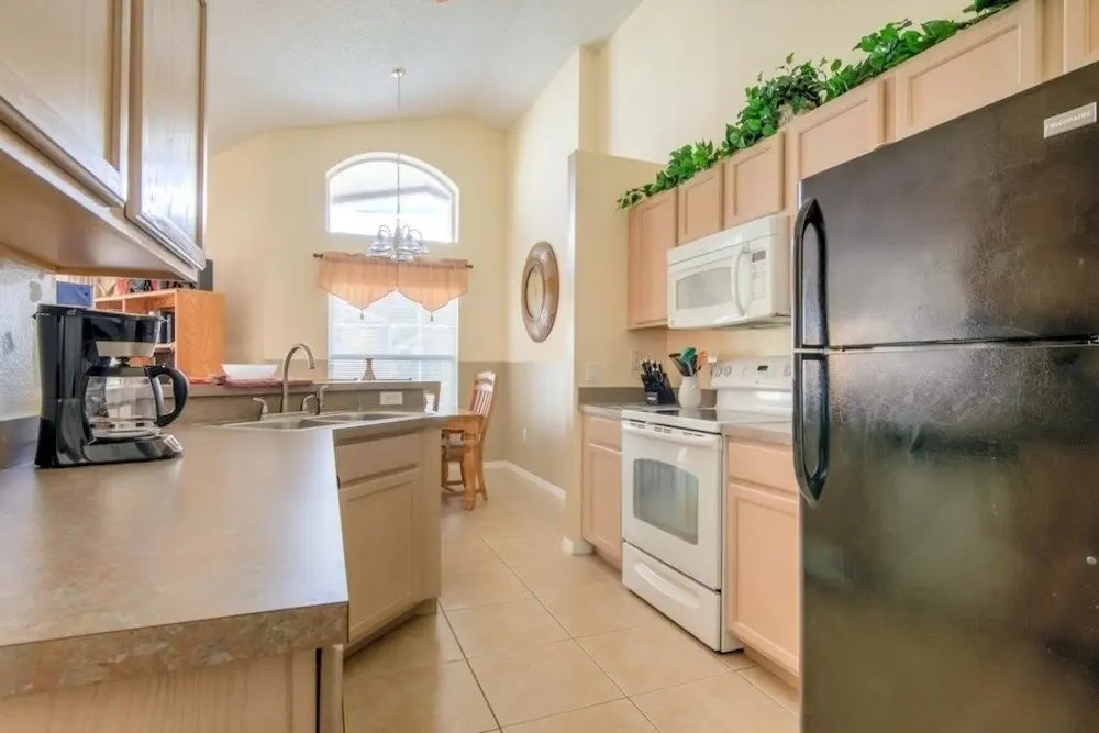 Private Pool In Golf Resort! 4 Bedroom Home by RedAwning