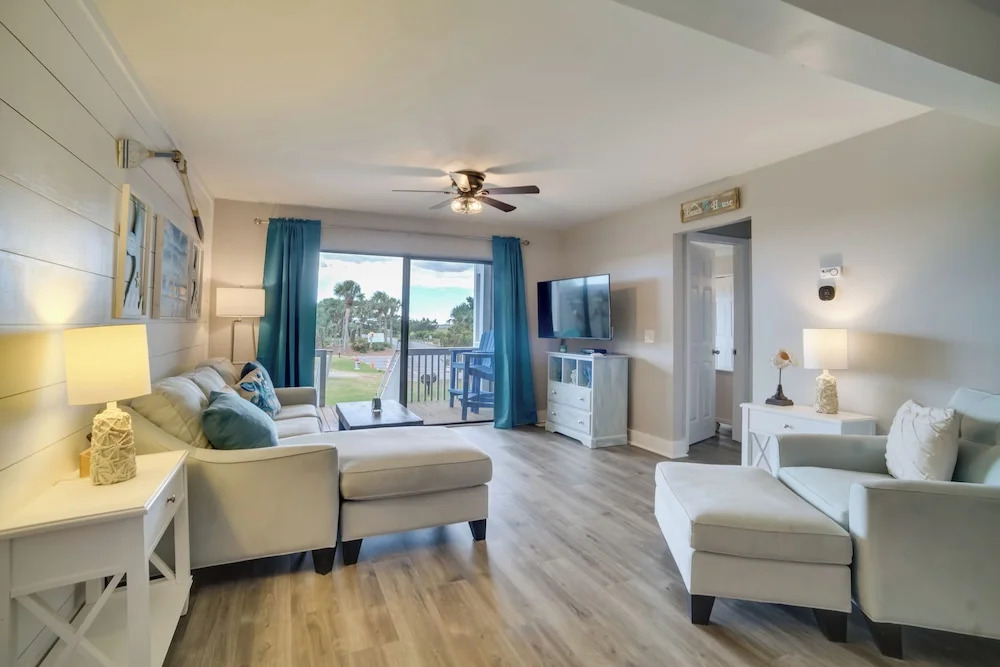 Beachfront Condo w/ 3 Pools on St Helena Island!