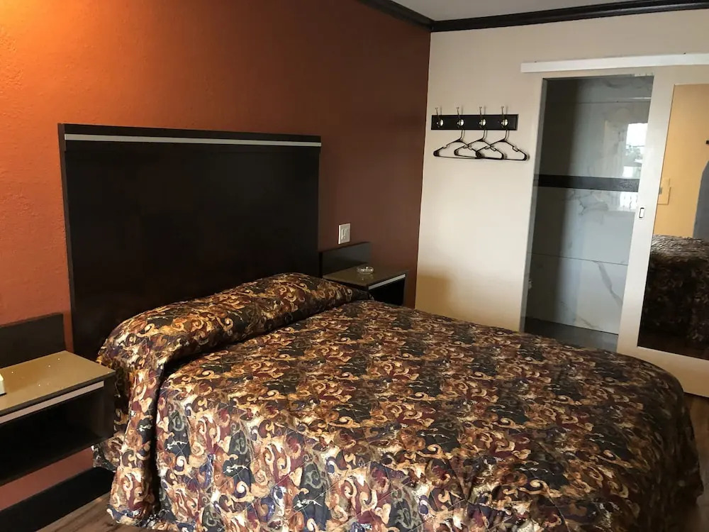 Parlour Motel