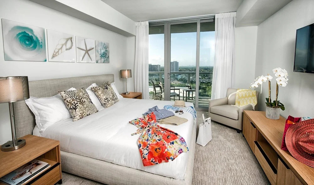 Stunning 2 Bedroom Bay Front Apt w/ Breathless View Miami 1909
