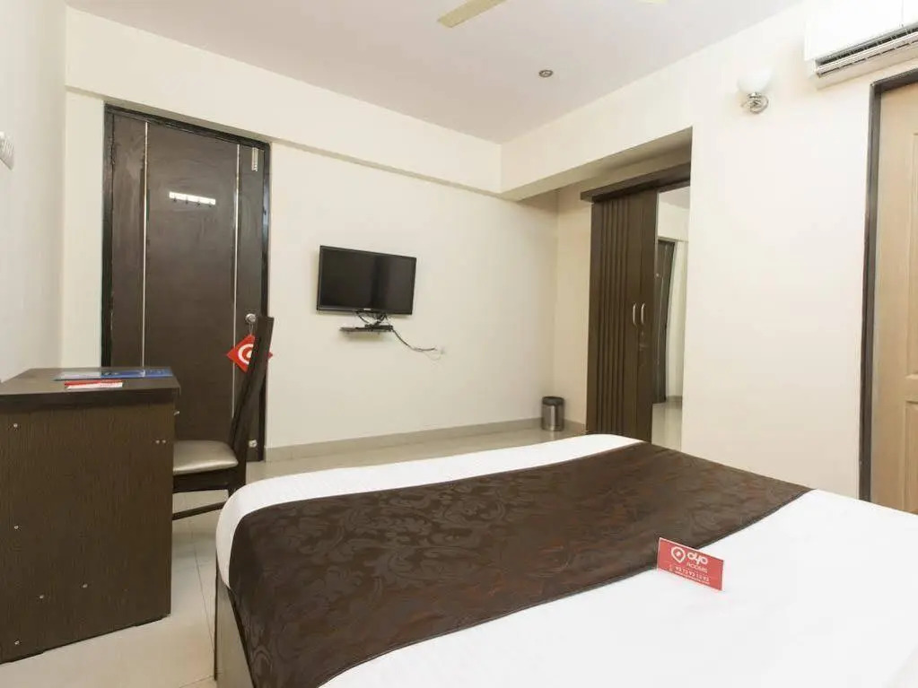 OYO Apartments BKC Kalanagar