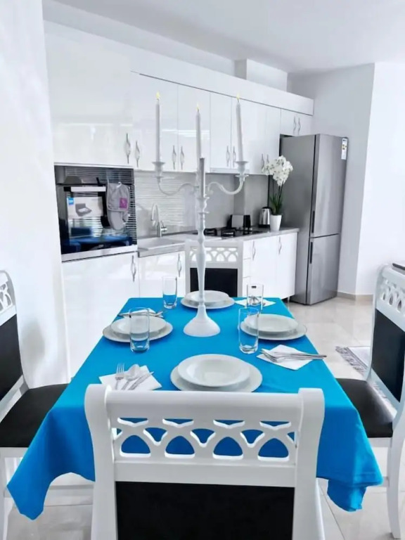 White Luxury Apartment