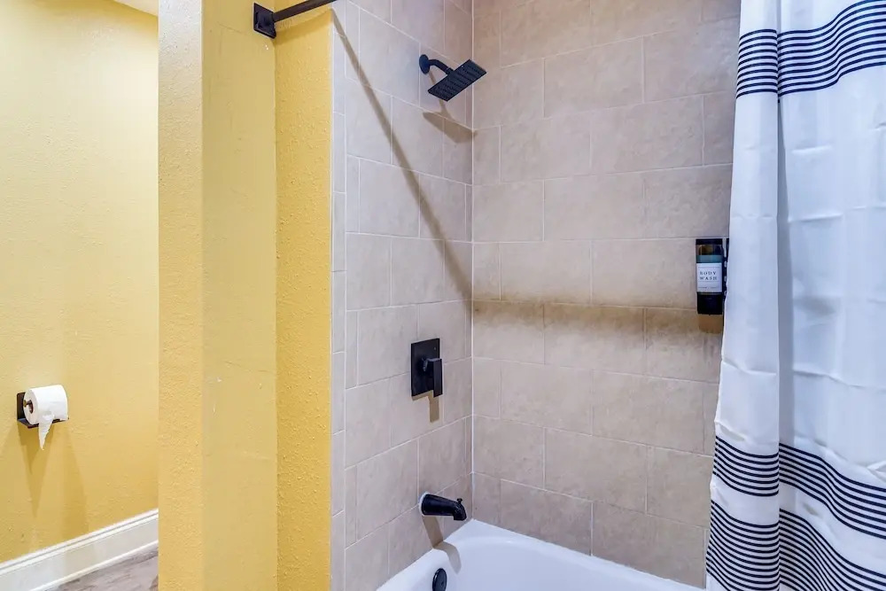 4 Mi to Dtwn St Pete! Pet-friendly Home w/ Yard