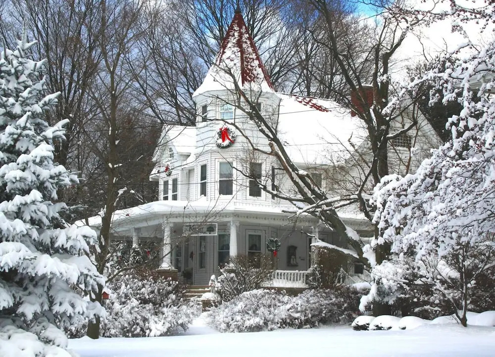 Kingsley House Bed & Breakfast - Full Home