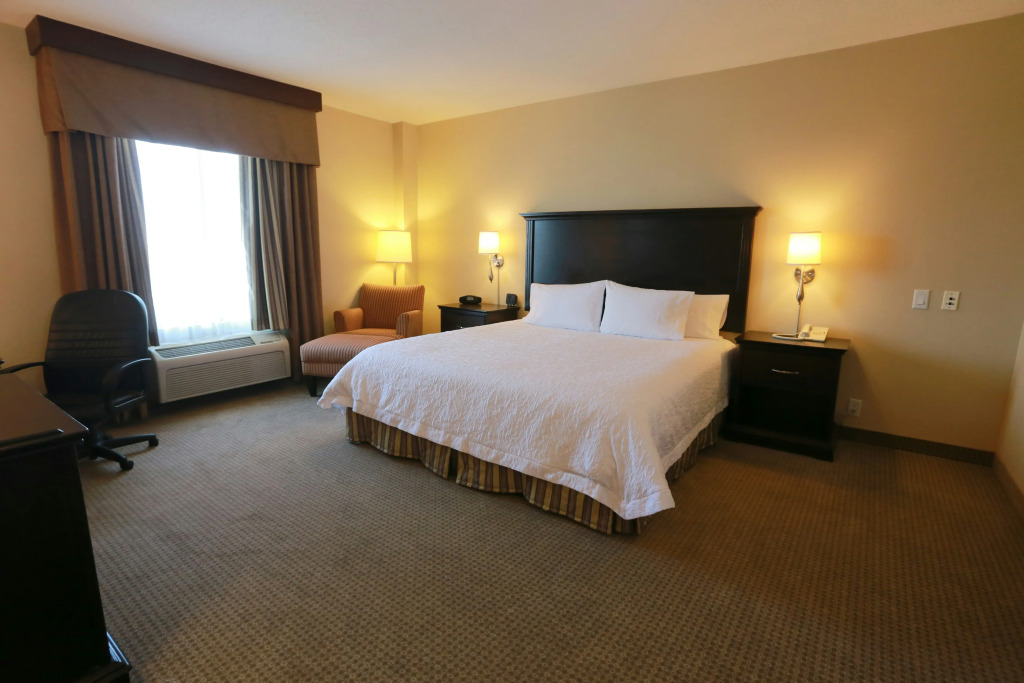 Hampton Inn & Suites Laval