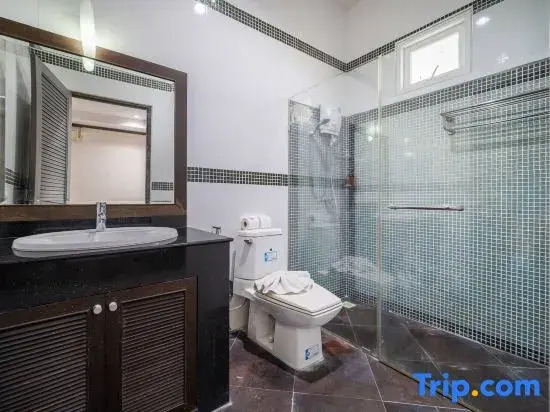 RimLay Beachfront Pool Villa