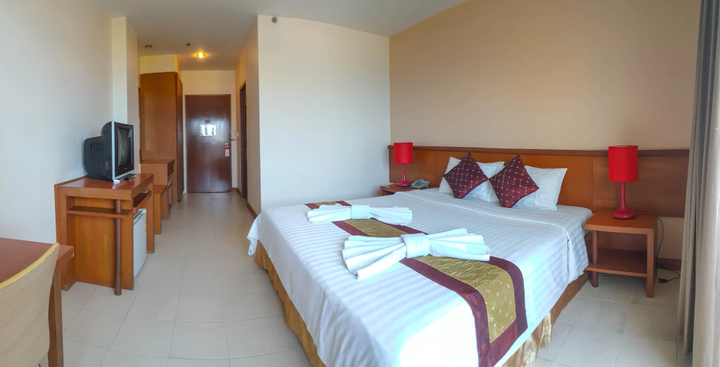 Eastiny Plaza Hotel