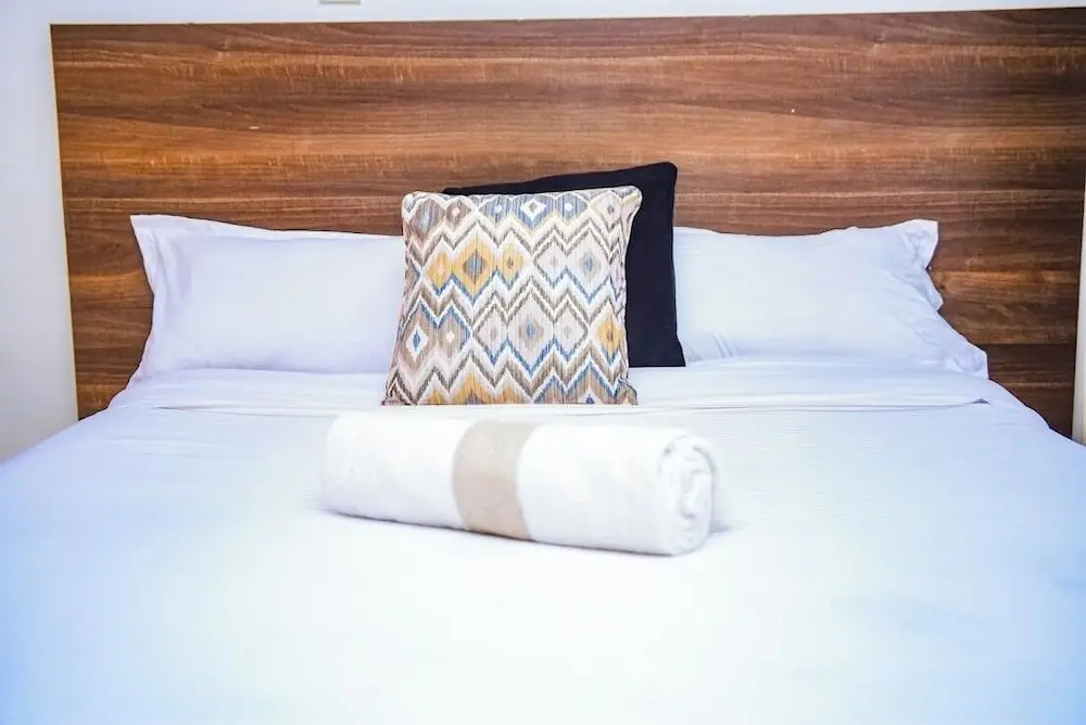 Lux Suites Father's Hub Apartments