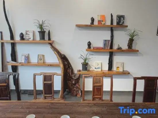 Liyuan Homestay (Taohua Tan)