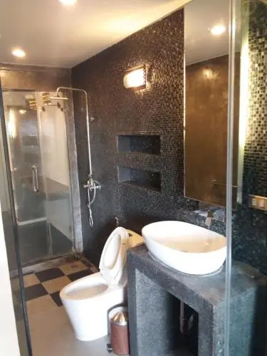 ''chaweng modern villas'' studio 2