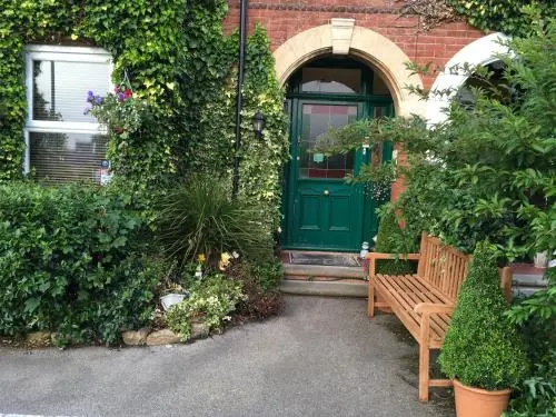 Oak Tree Guest House