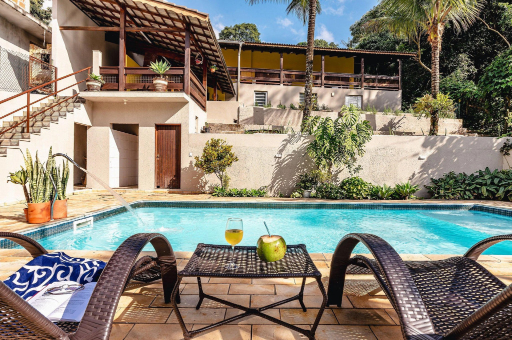 Refúgio e diversão para FAMÍLIAS a 60 min de SP - Piscina, Churrasqueira, wifi 300Mbps - PETFRIENDLY