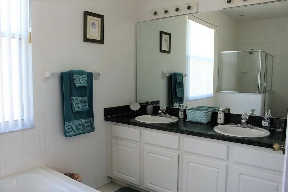 4 Bedroom Pool Home near Disney by Dreams VR