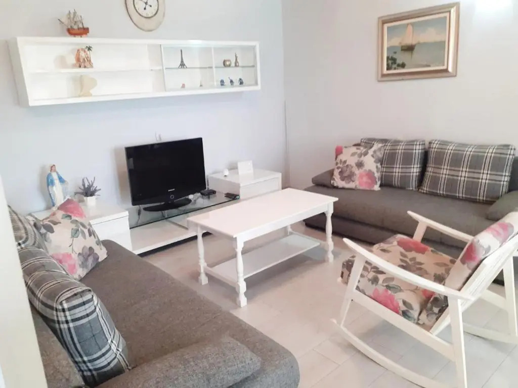Holiday House Susac