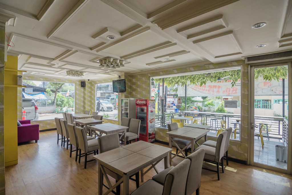 RedDoorz Plus near Mangga Besar Station 2