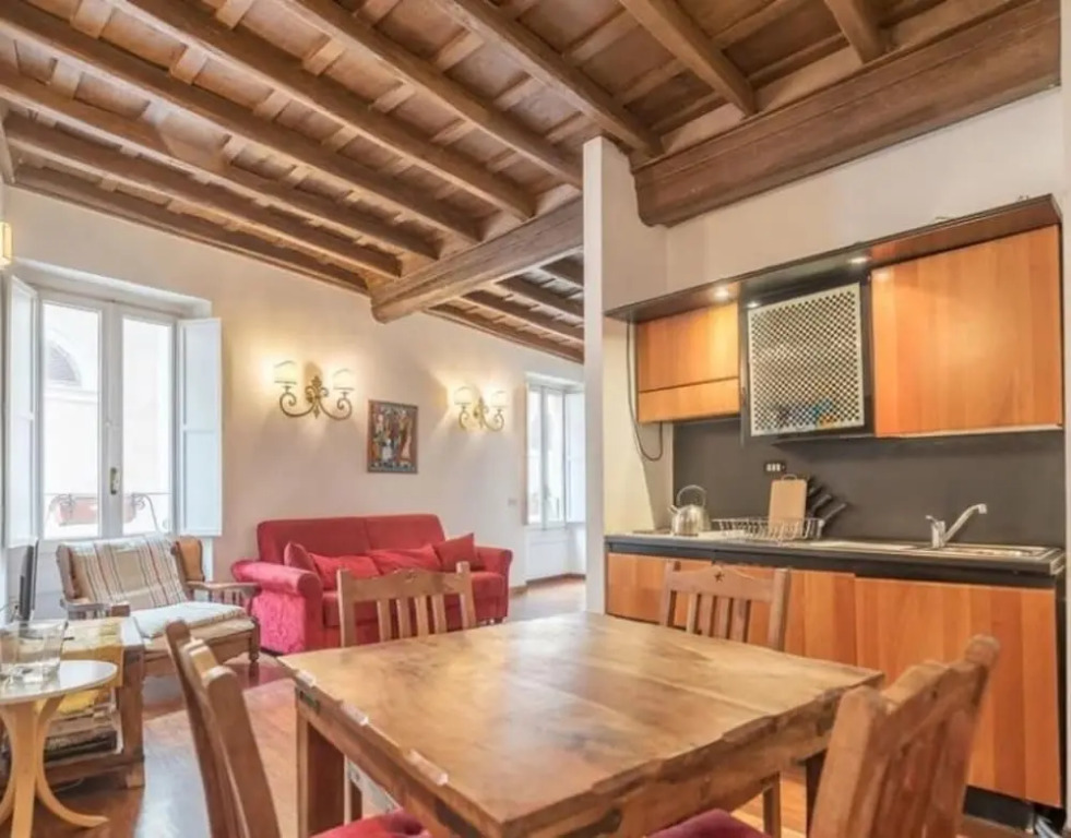 Apartment 6 People, Rome Trevi Fountain Convenient and Clean