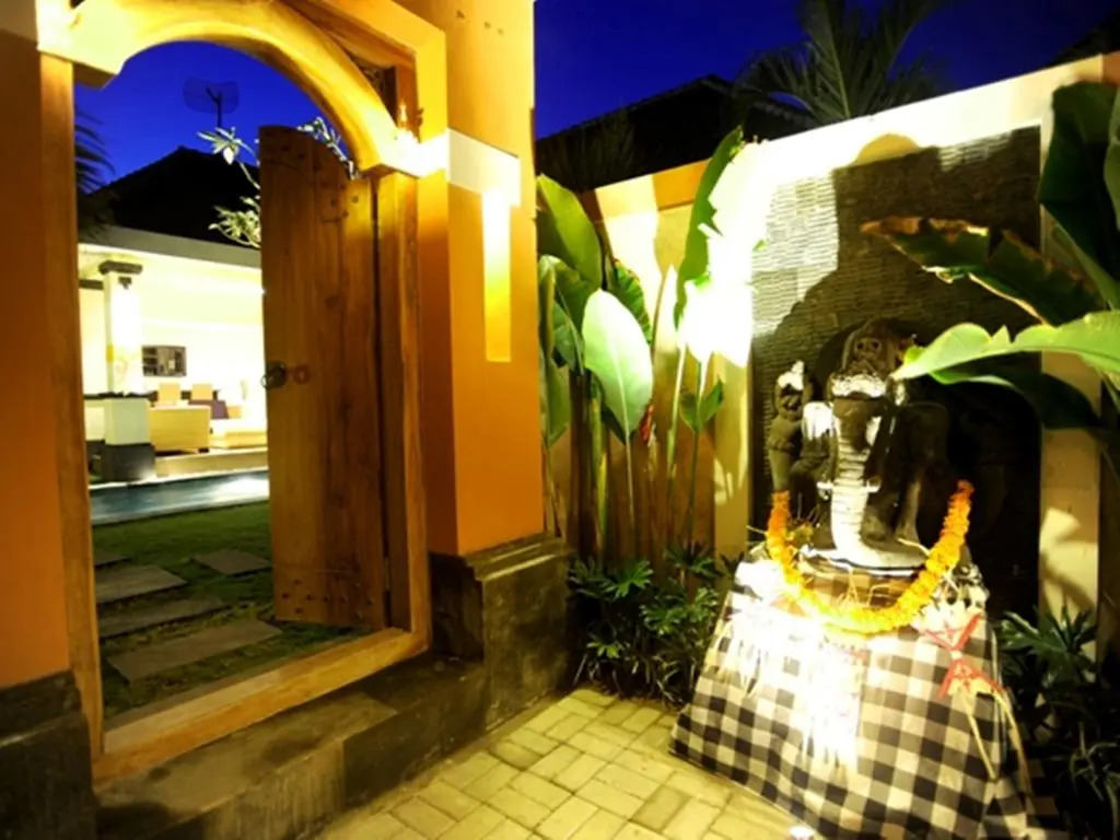 Tanjung Lima Seminyak Villas