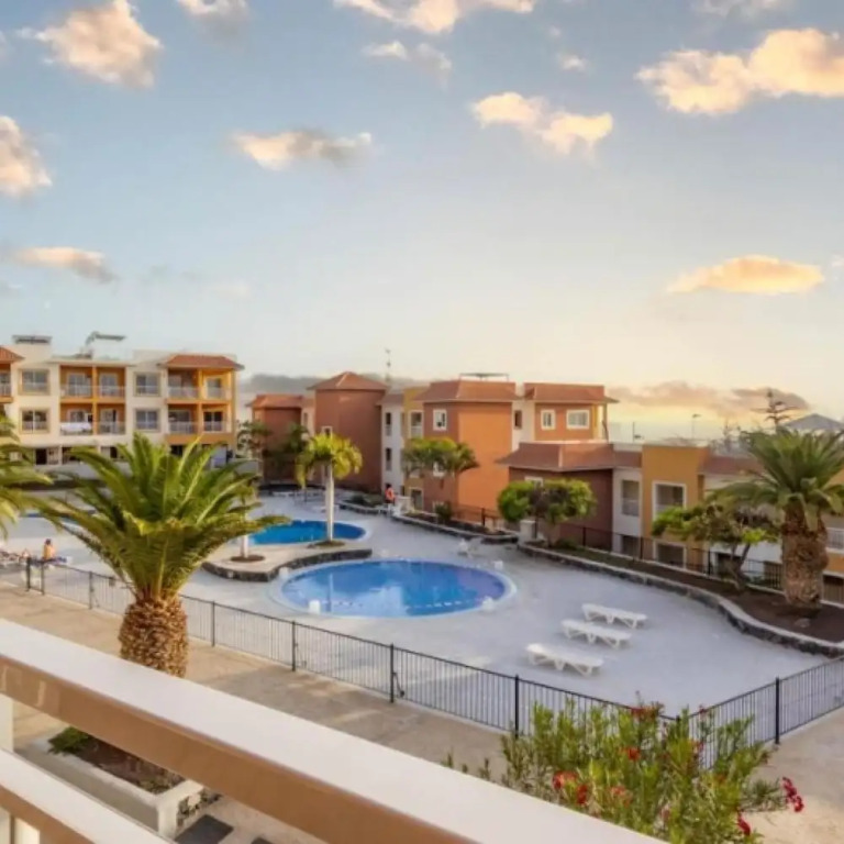Modern Trendy 1BR Ground Floor Apartment