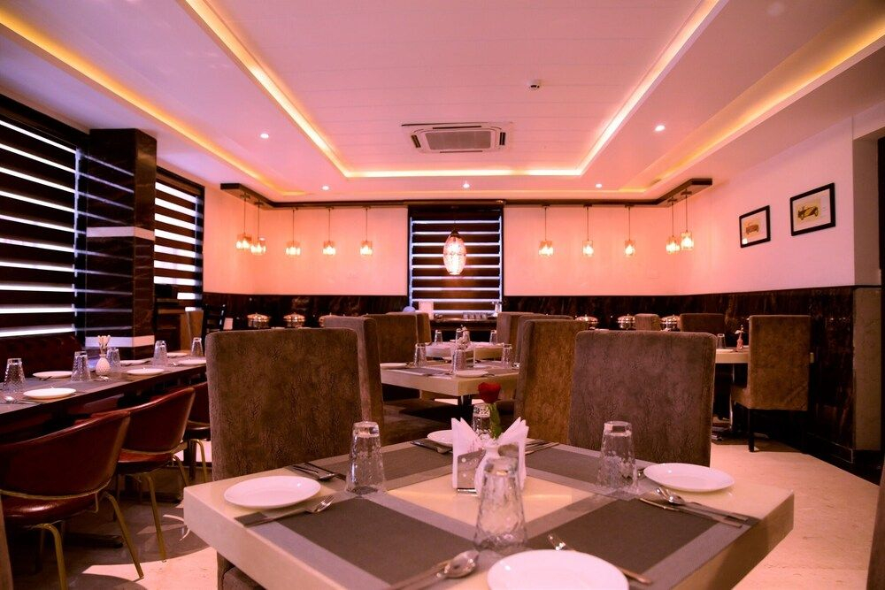 The Vegas By De Pavilion, Delhi Airport