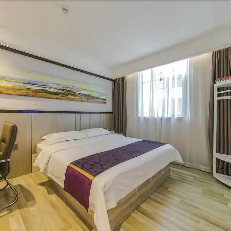 Super 8 Hotel
