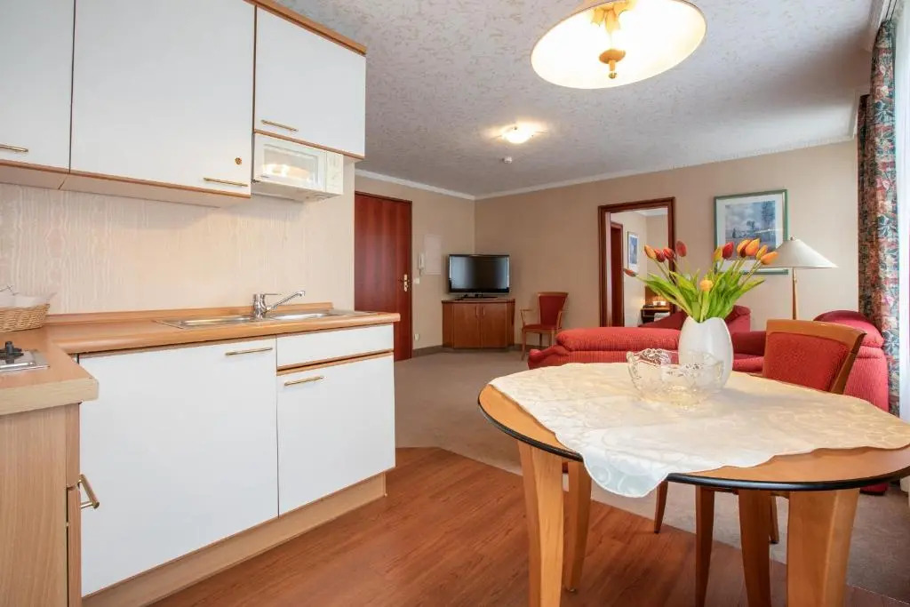 1 Raum Apartment kleiner Balkon