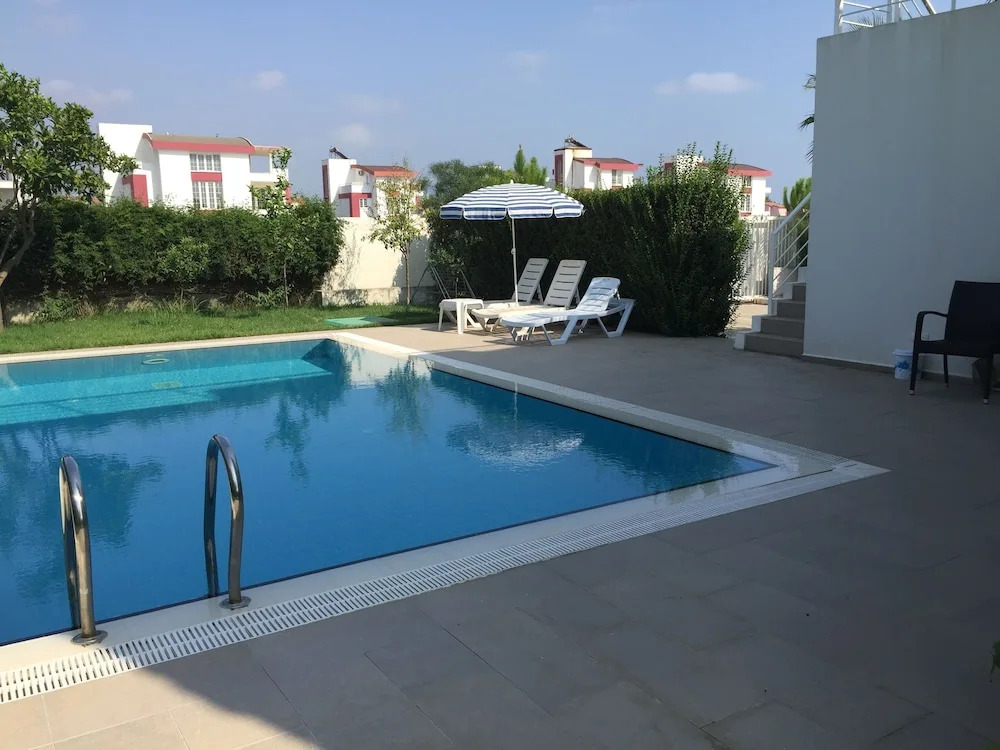 Novron Villa B6