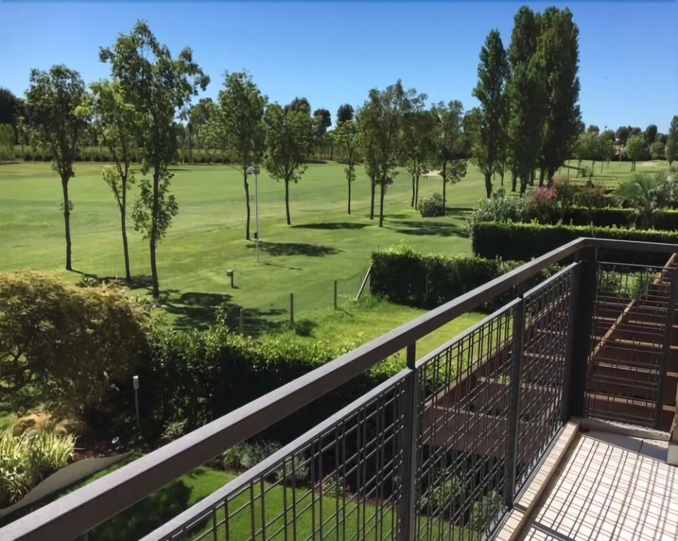 HomeToBe Golf&Venice Apartment