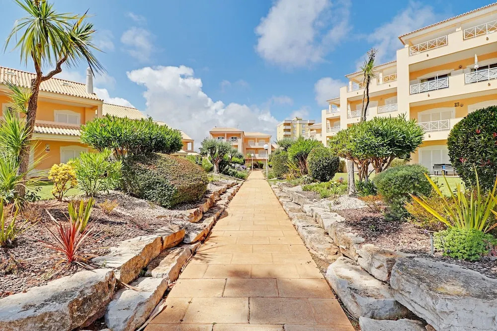 Vilamoura Palm Tree With Pool By Homing