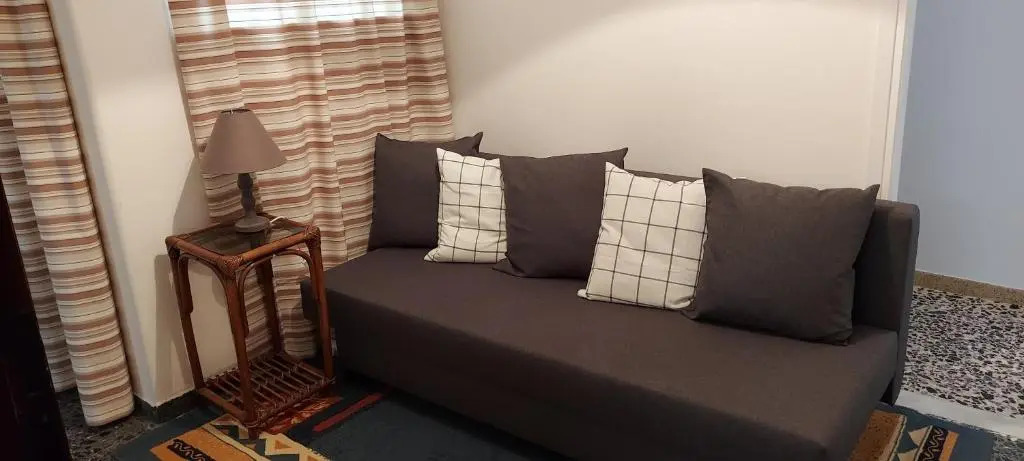 Airport Friendly House 4