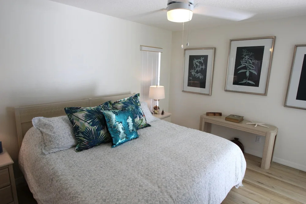 Little Peace Of Paradise At Willow Wood 3 Bedroom Home by RedAwning